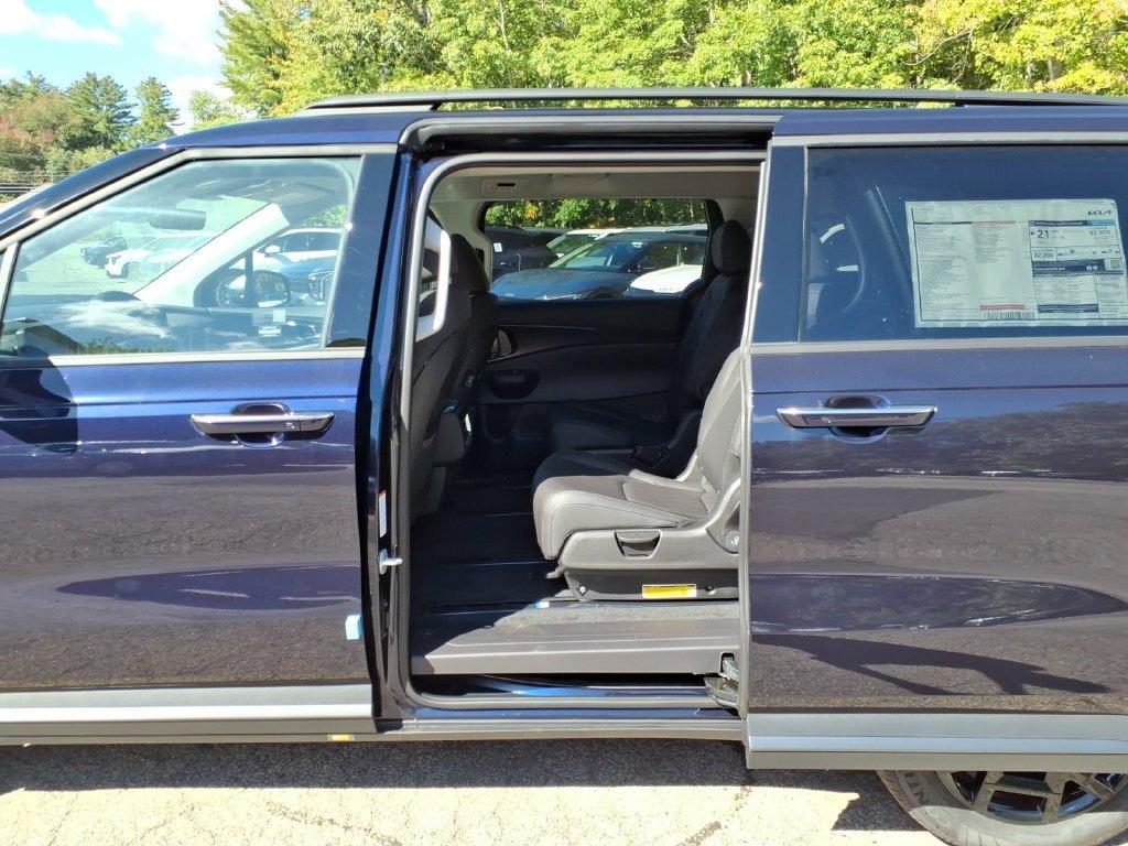 new 2027 Kia Carnival car, priced at $41,798