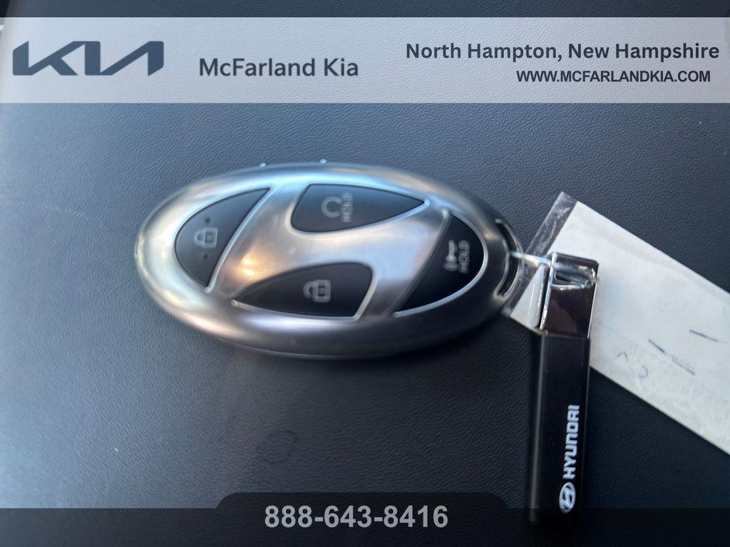 used 2025 Hyundai Santa Fe car, priced at $40,960