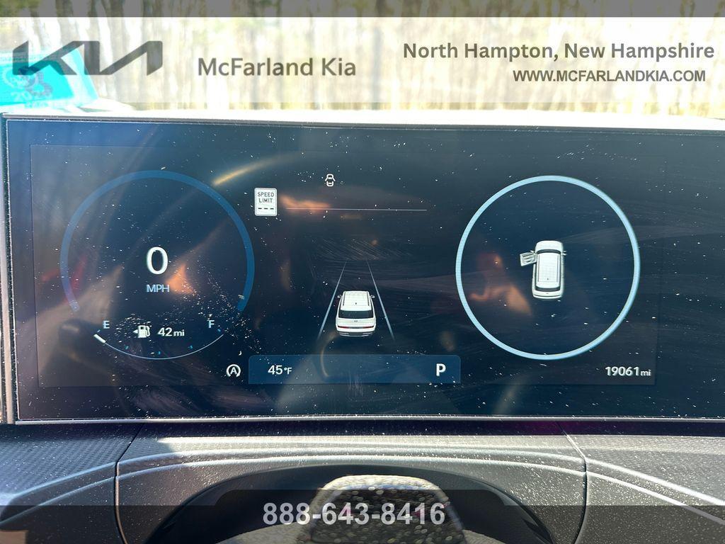 used 2025 Hyundai Santa Fe car, priced at $40,960