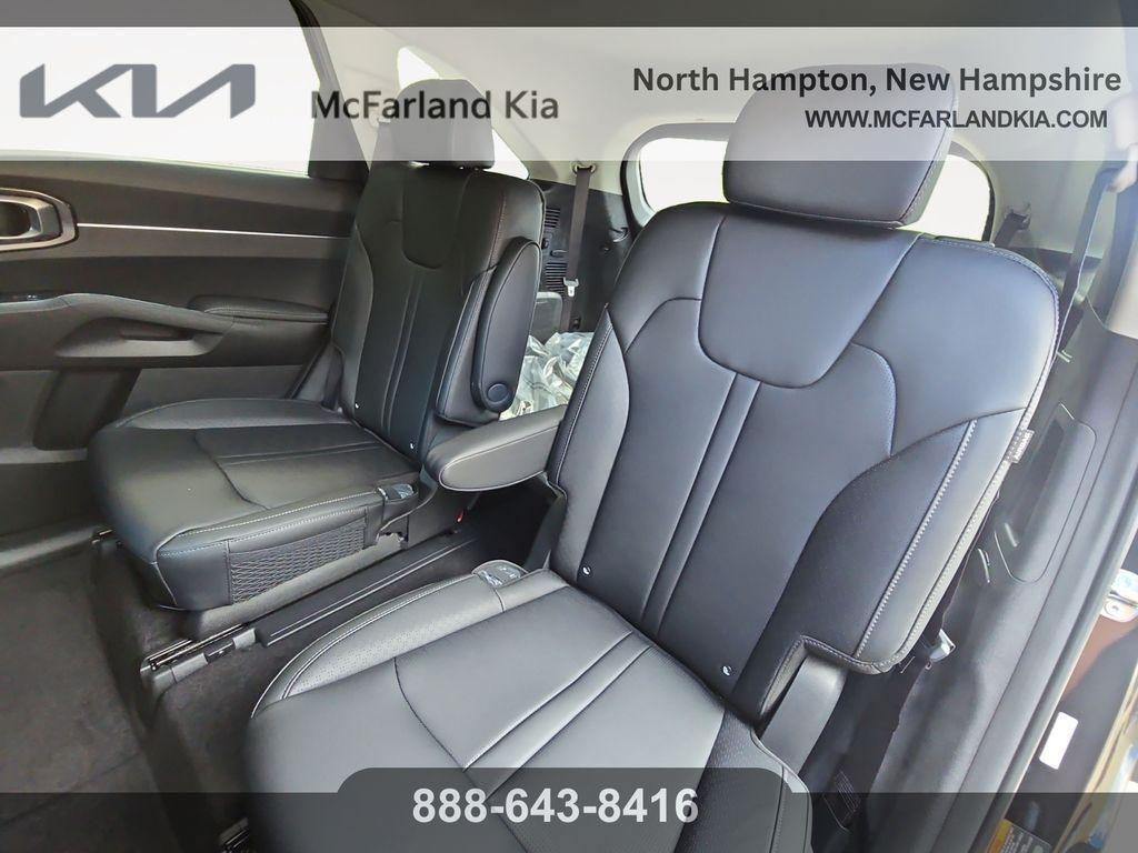 new 2025 Kia Sorento Hybrid car, priced at $38,969