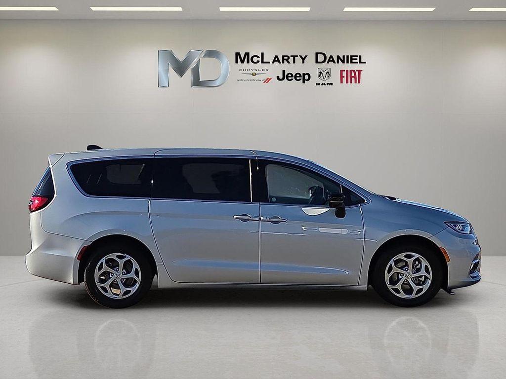used 2024 Chrysler Pacifica car, priced at $32,236
