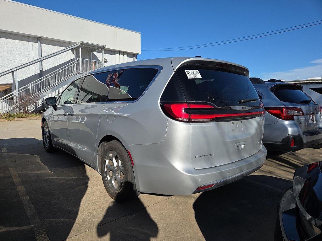 used 2024 Chrysler Pacifica car, priced at $33,248
