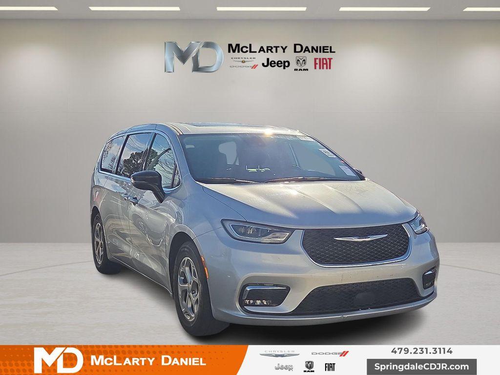 used 2024 Chrysler Pacifica car, priced at $33,248