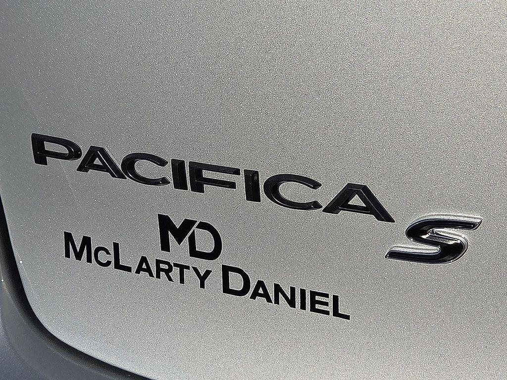new 2026 Chrysler Pacifica car, priced at $41,960