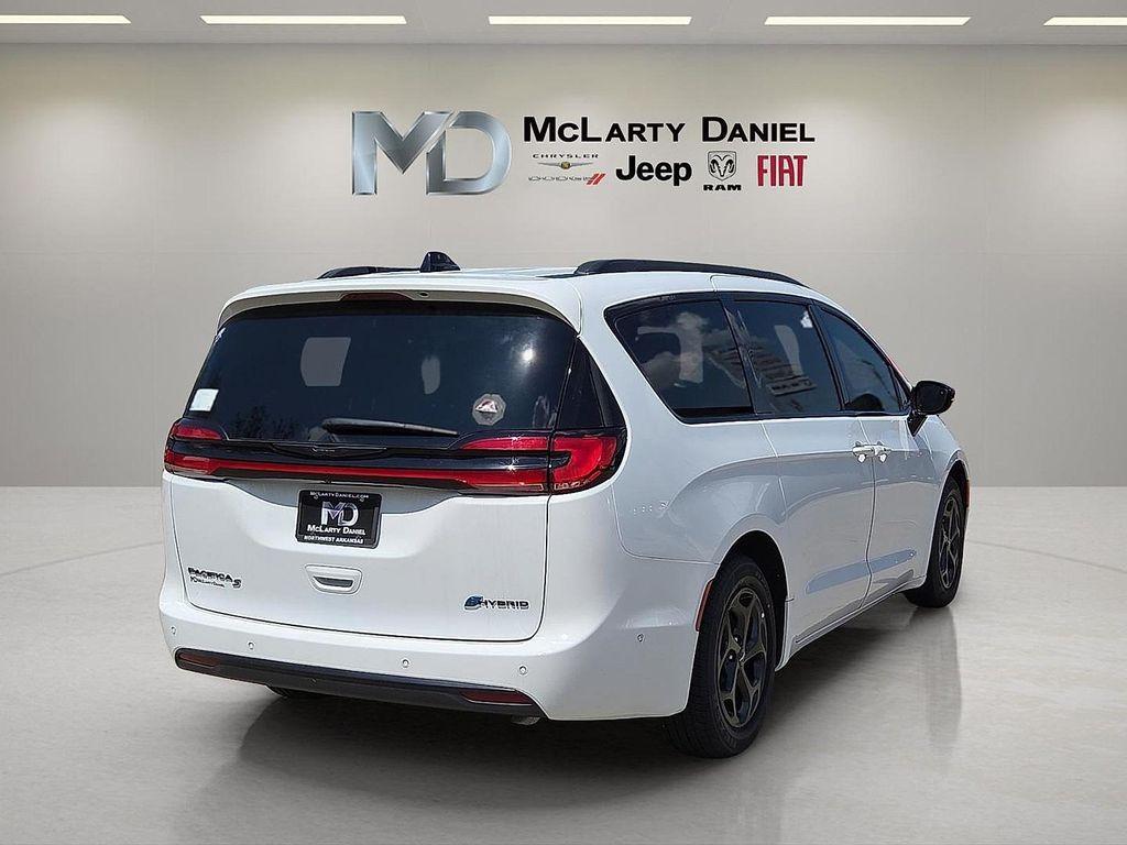 new 2024 Chrysler Pacifica Hybrid car, priced at $43,491
