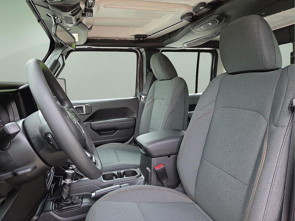 new 2025 Jeep Gladiator car, priced at $36,198