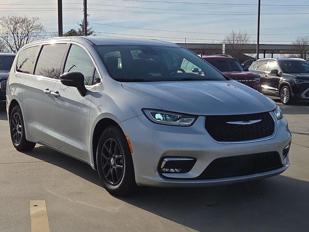 used 2024 Chrysler Pacifica car, priced at $28,538