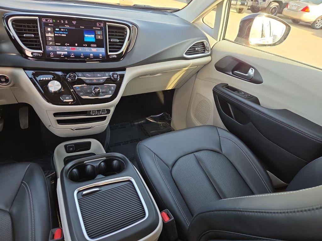 used 2024 Chrysler Pacifica car, priced at $28,538