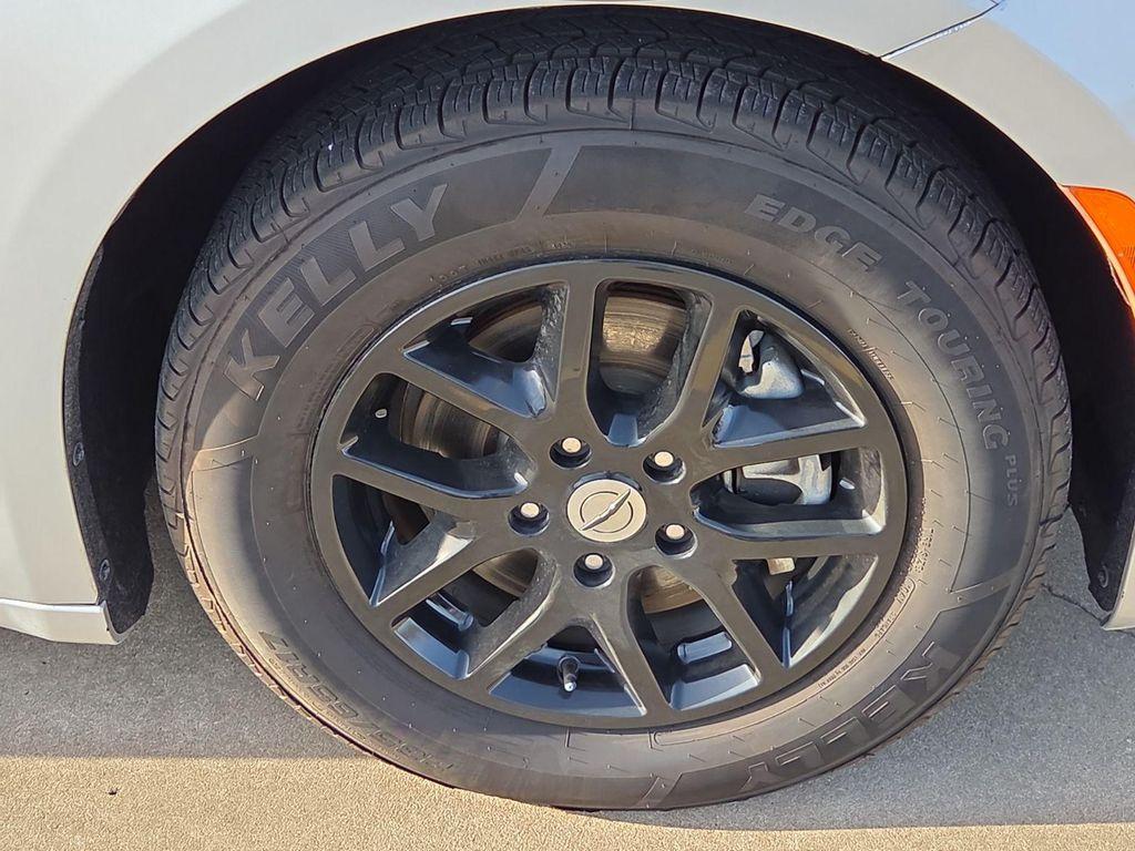 used 2024 Chrysler Pacifica car, priced at $28,538