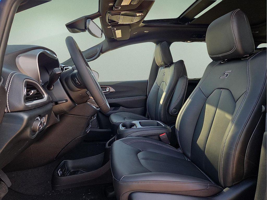 new 2026 Chrysler Pacifica car, priced at $44,268