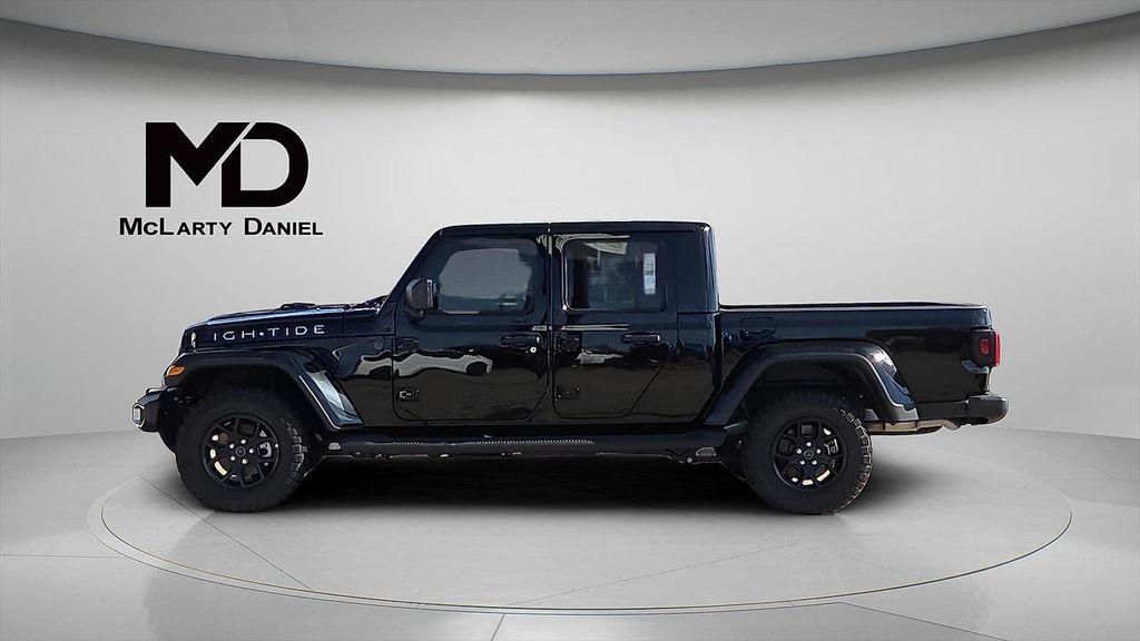 new 2025 Jeep Gladiator car, priced at $41,514