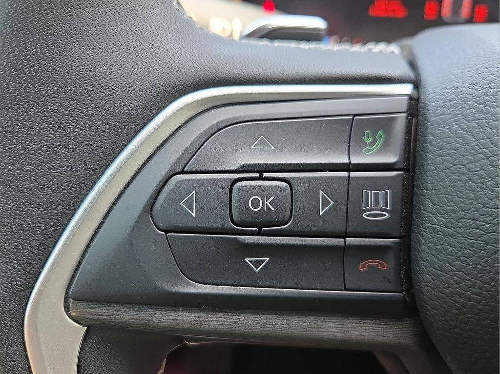 new 2024 Jeep Grand Cherokee car, priced at $43,992