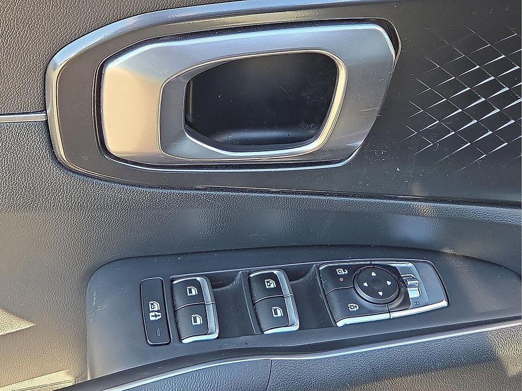 used 2024 Kia Sorento car, priced at $27,951