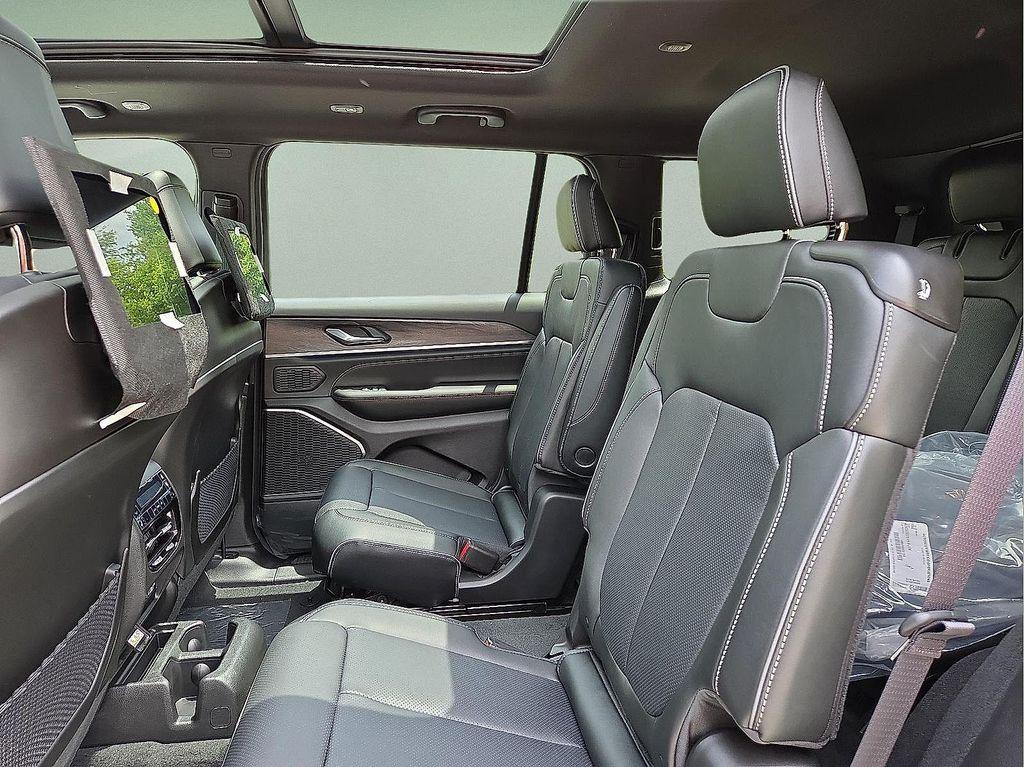 new 2025 Jeep Grand Cherokee L car, priced at $54,994