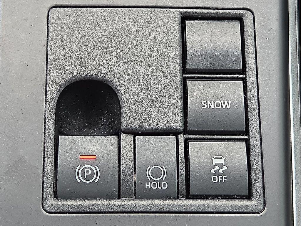 used 2023 Toyota Highlander car, priced at $27,987