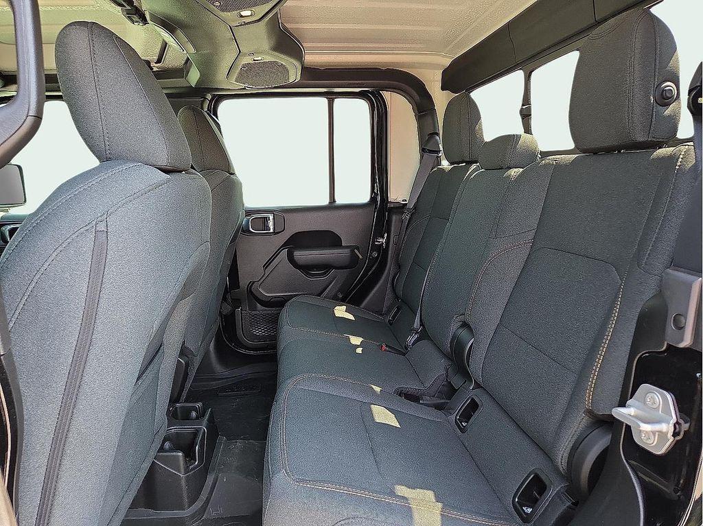 new 2025 Jeep Gladiator car, priced at $48,046