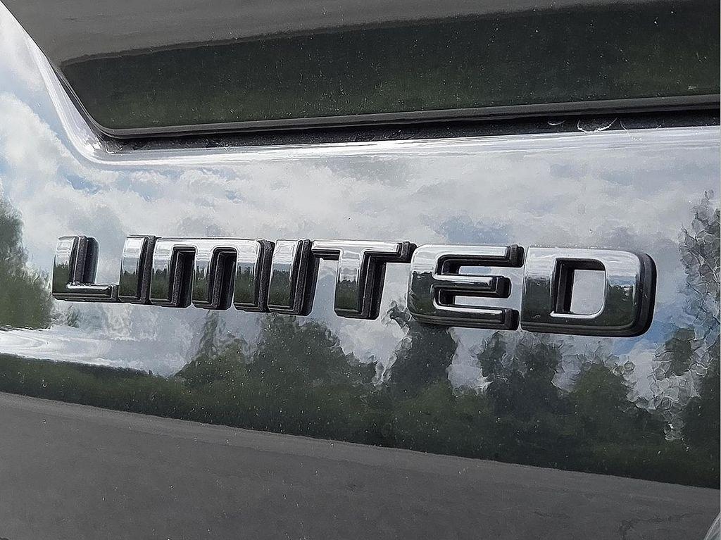 new 2025 Jeep Grand Cherokee car, priced at $45,287