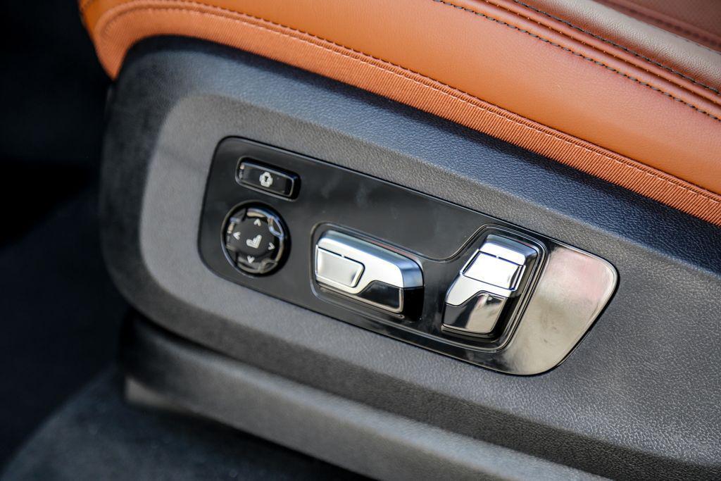 new 2026 BMW X7 car, priced at $107,265