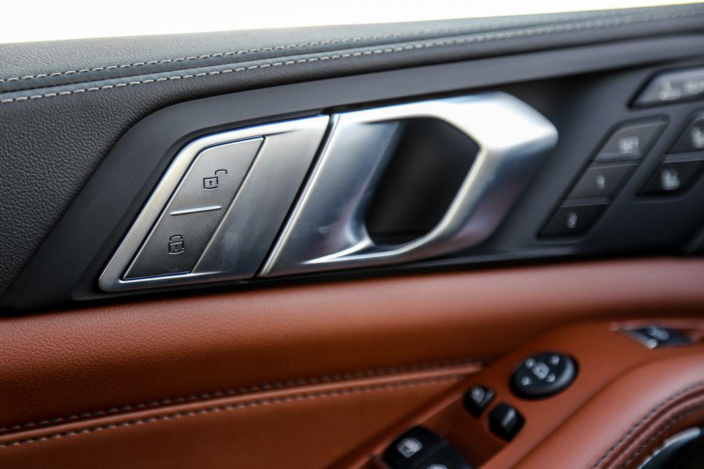 new 2026 BMW X7 car, priced at $107,265