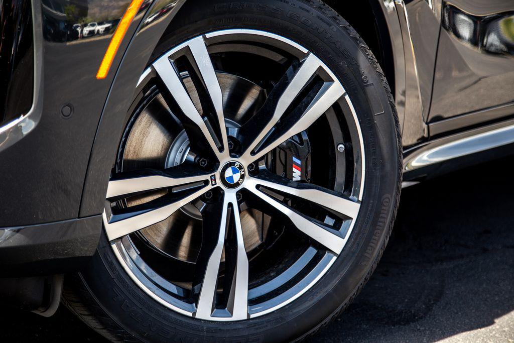 new 2026 BMW X7 car, priced at $104,290