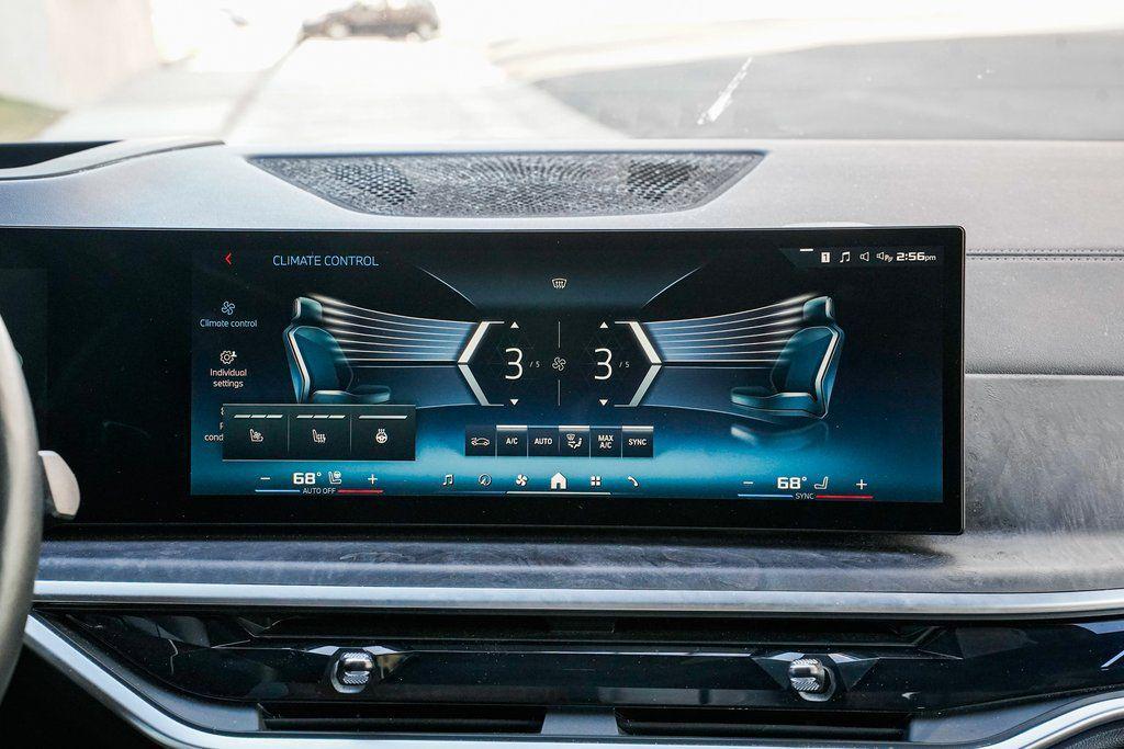 used 2025 BMW X7 car, priced at $106,615