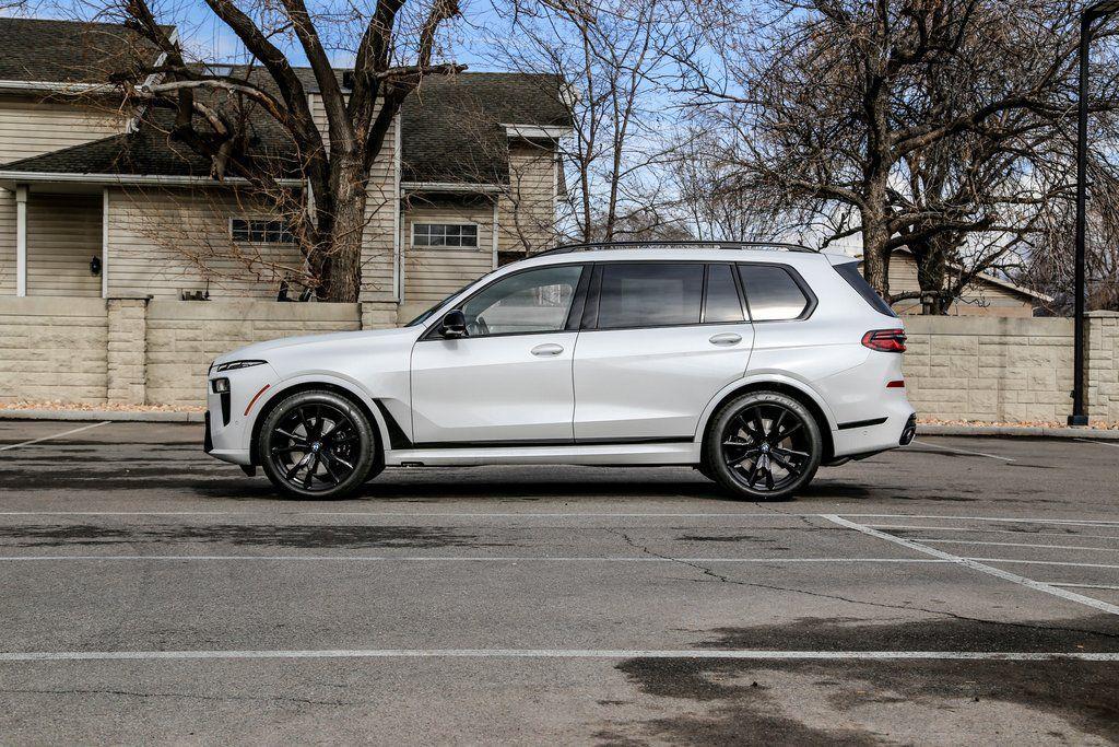 new 2026 BMW X7 car, priced at $127,565