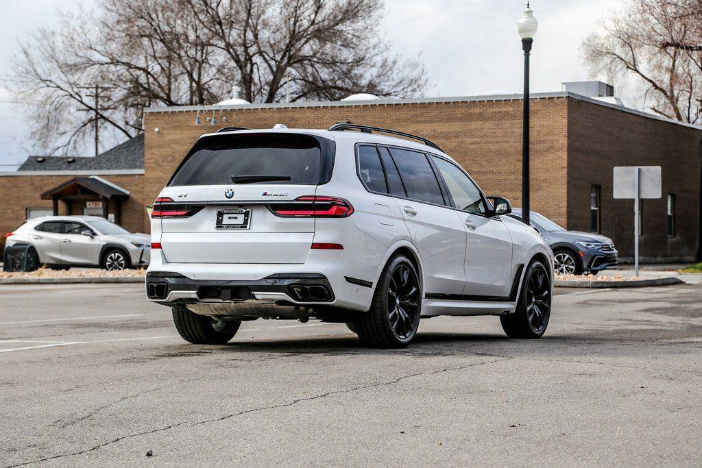 new 2026 BMW X7 car, priced at $127,565