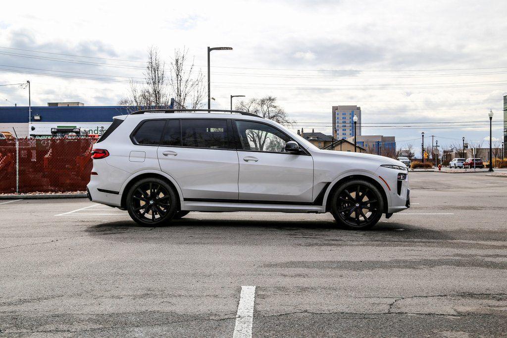 new 2026 BMW X7 car, priced at $127,565