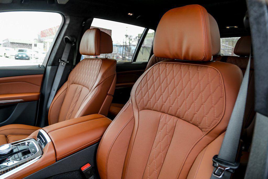 new 2026 BMW X7 car, priced at $127,565