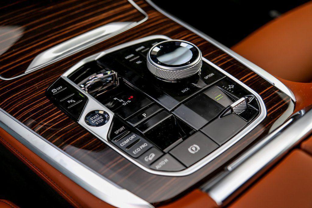 new 2026 BMW X7 car, priced at $127,565