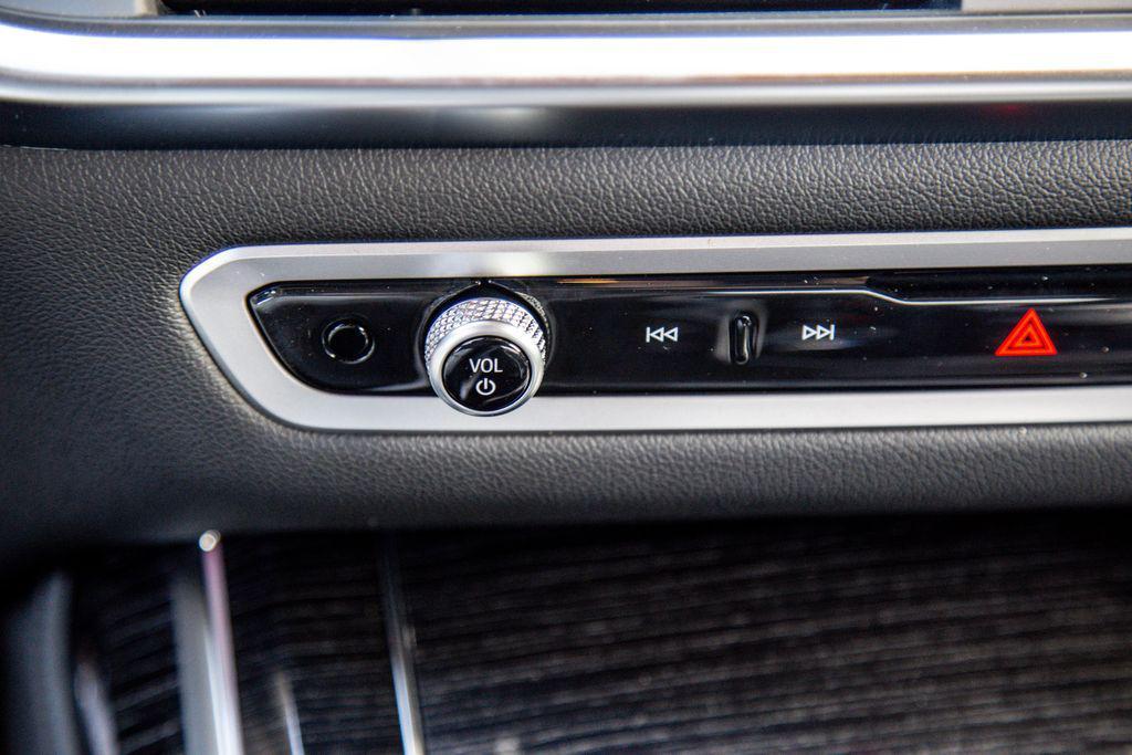 new 2026 BMW X7 car, priced at $124,625