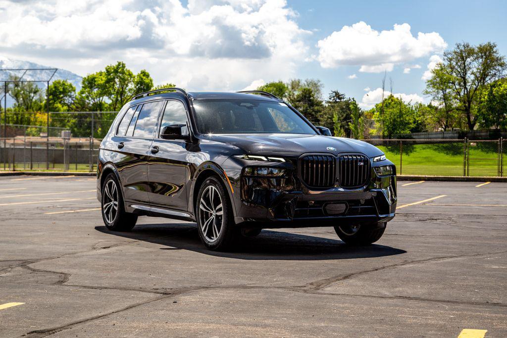 new 2026 BMW X7 car, priced at $124,625