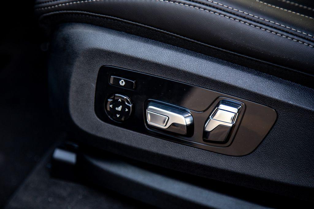 new 2026 BMW X7 car, priced at $124,625