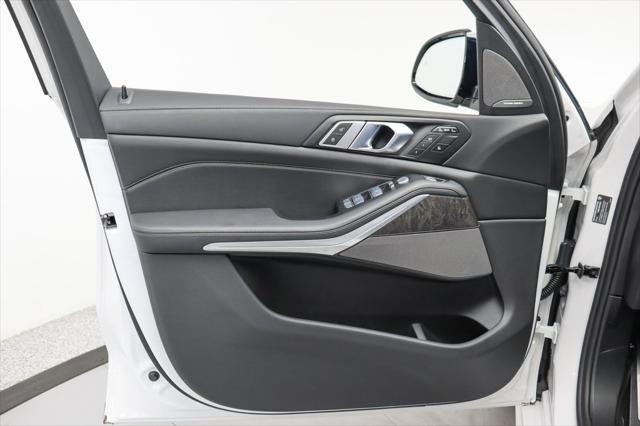 used 2024 BMW X7 car