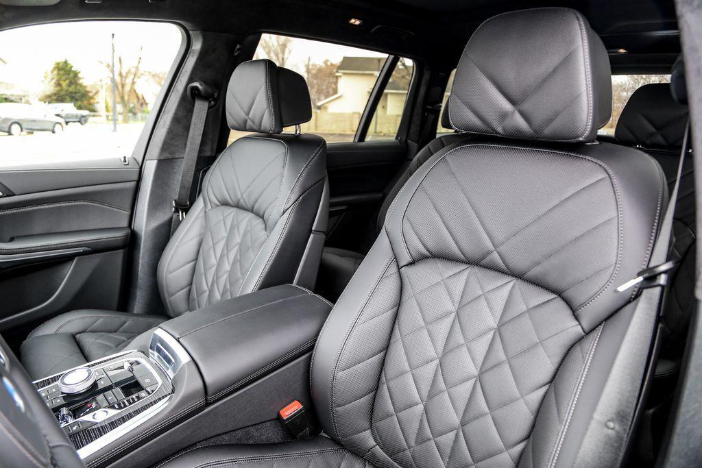 new 2026 BMW X7 car, priced at $102,965