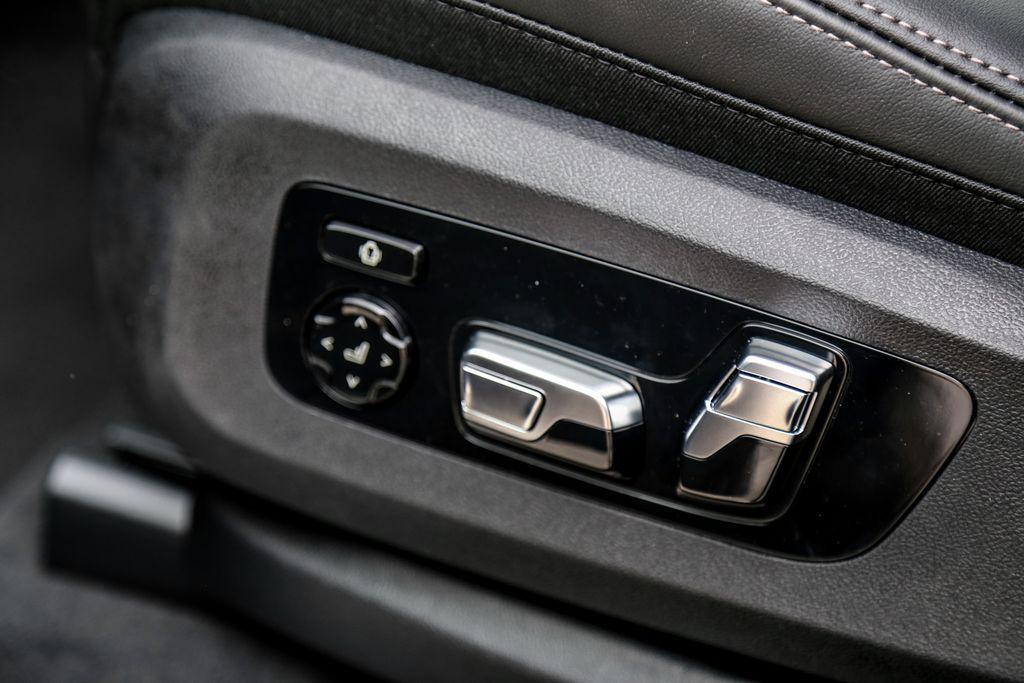 new 2026 BMW X7 car, priced at $102,965