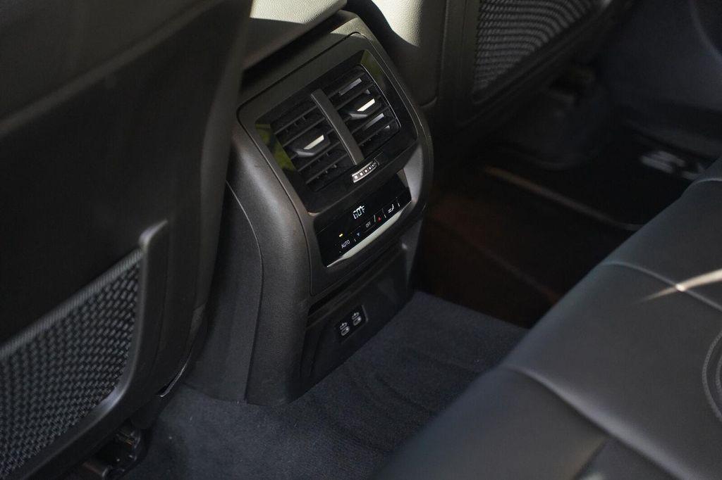 BMW X3 view 18
