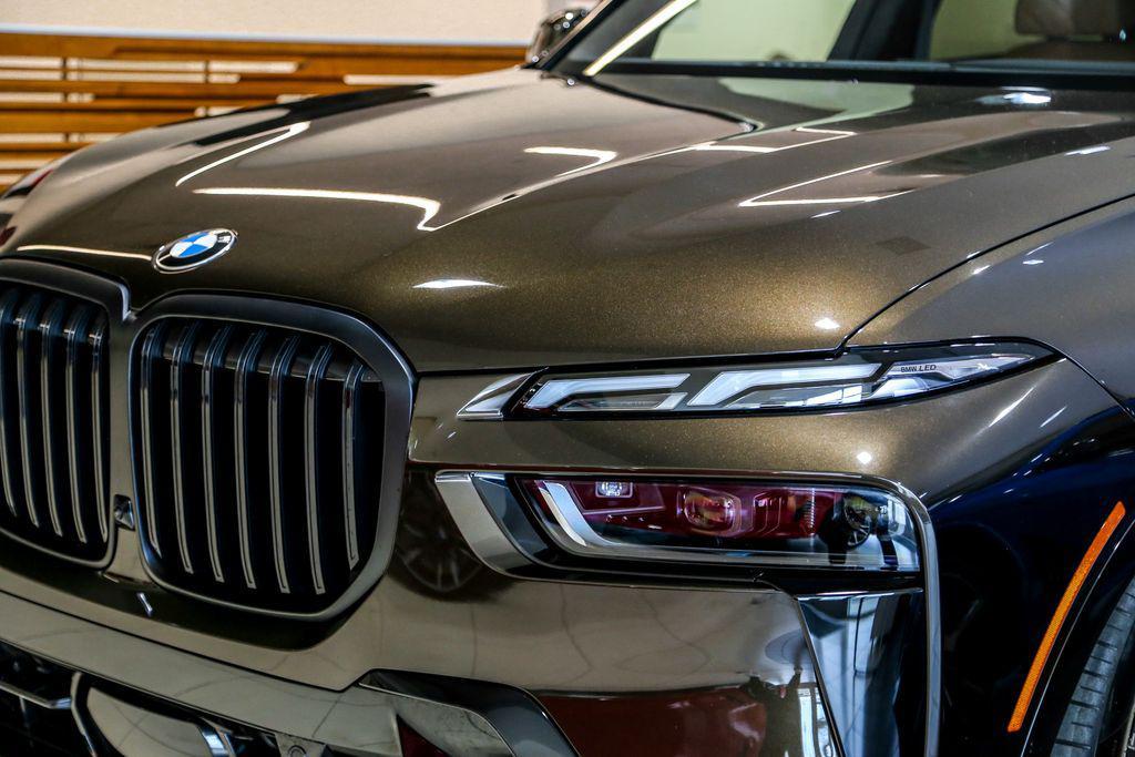 new 2026 BMW X7 car, priced at $113,270