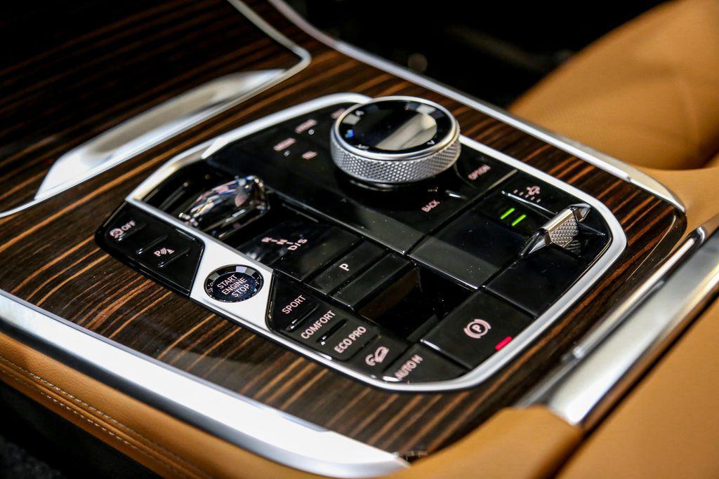 new 2026 BMW X7 car, priced at $113,270