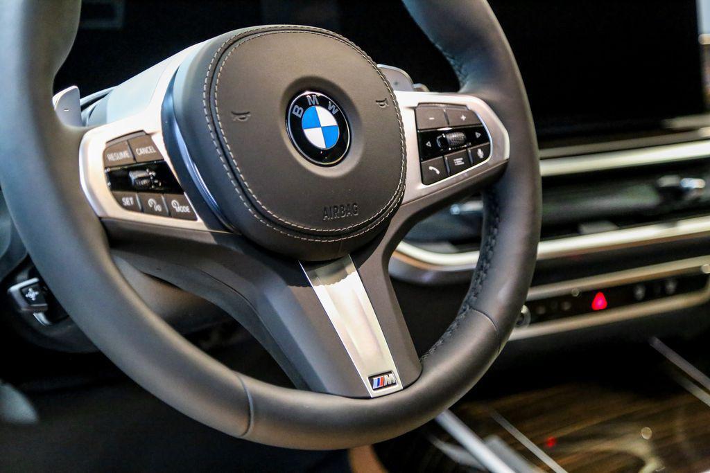 new 2026 BMW X7 car, priced at $113,270