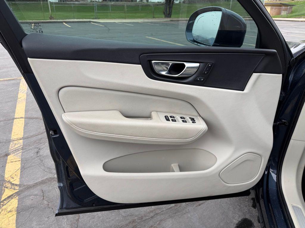 used 2022 Volvo XC60 car, priced at $22,995