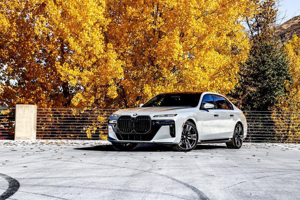 new 2025 BMW 760 car, priced at $140,325