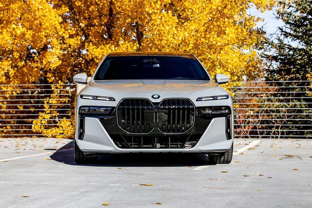 new 2025 BMW 760 car, priced at $140,325