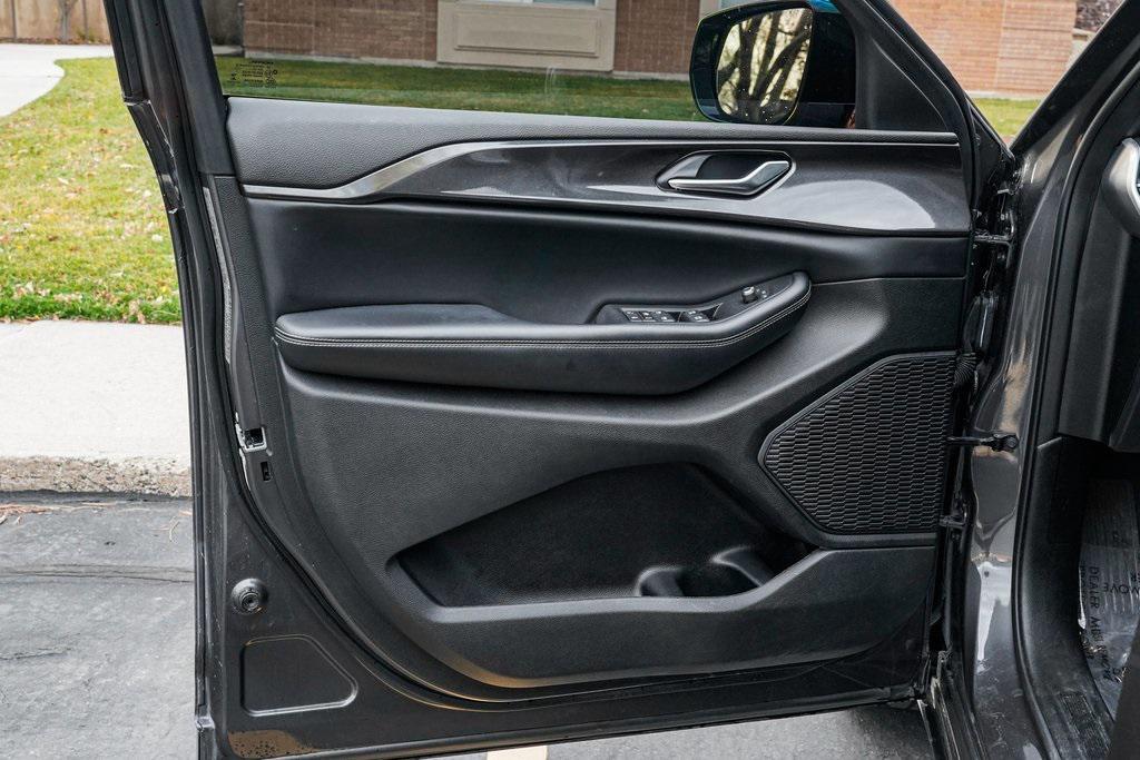 used 2023 Jeep Grand Cherokee car, priced at $26,495