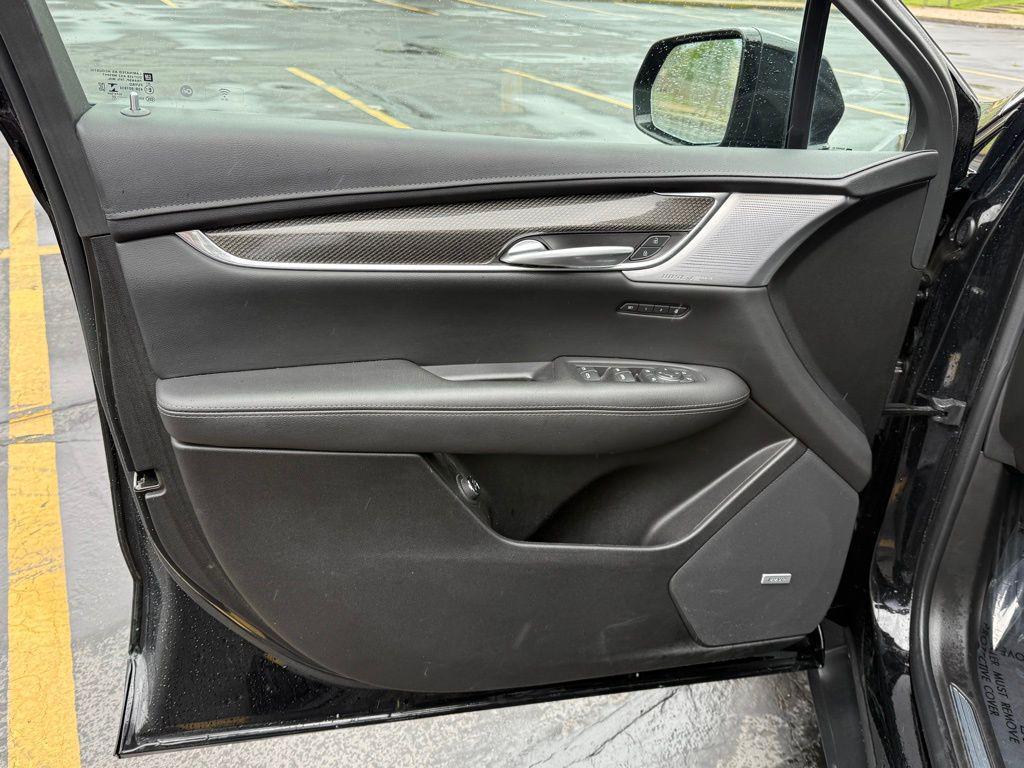 used 2022 Cadillac XT5 car, priced at $26,495