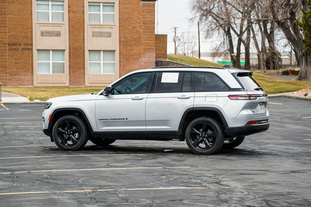 used 2024 Jeep Grand Cherokee car, priced at $26,995