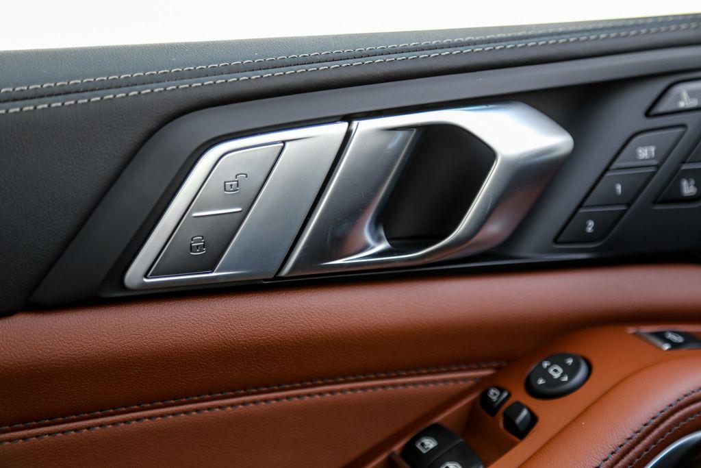 new 2026 BMW X7 car, priced at $105,965