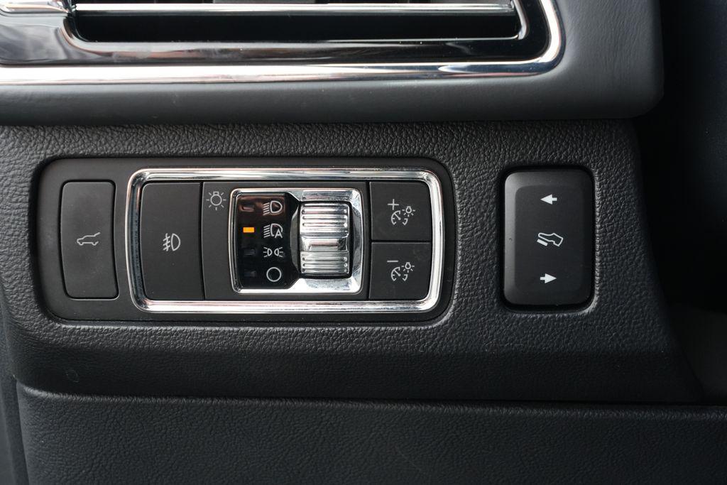 used 2022 Lincoln Navigator car, priced at $49,995