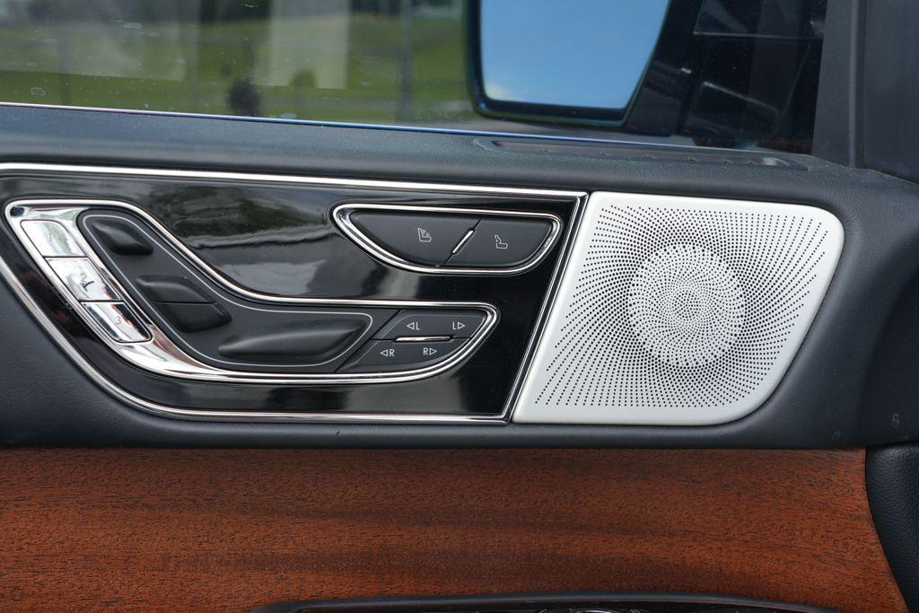 used 2022 Lincoln Navigator car, priced at $49,995