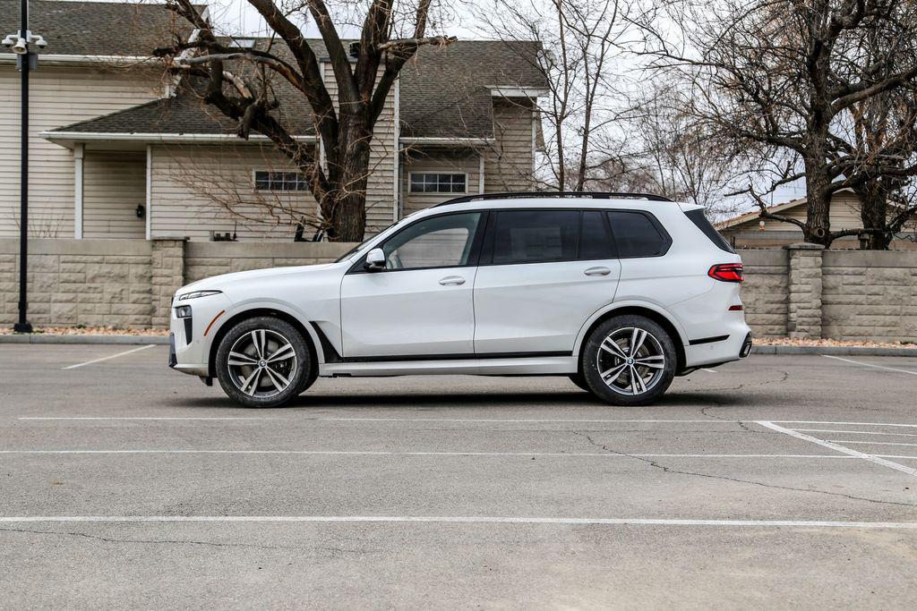 new 2026 BMW X7 car, priced at $100,040